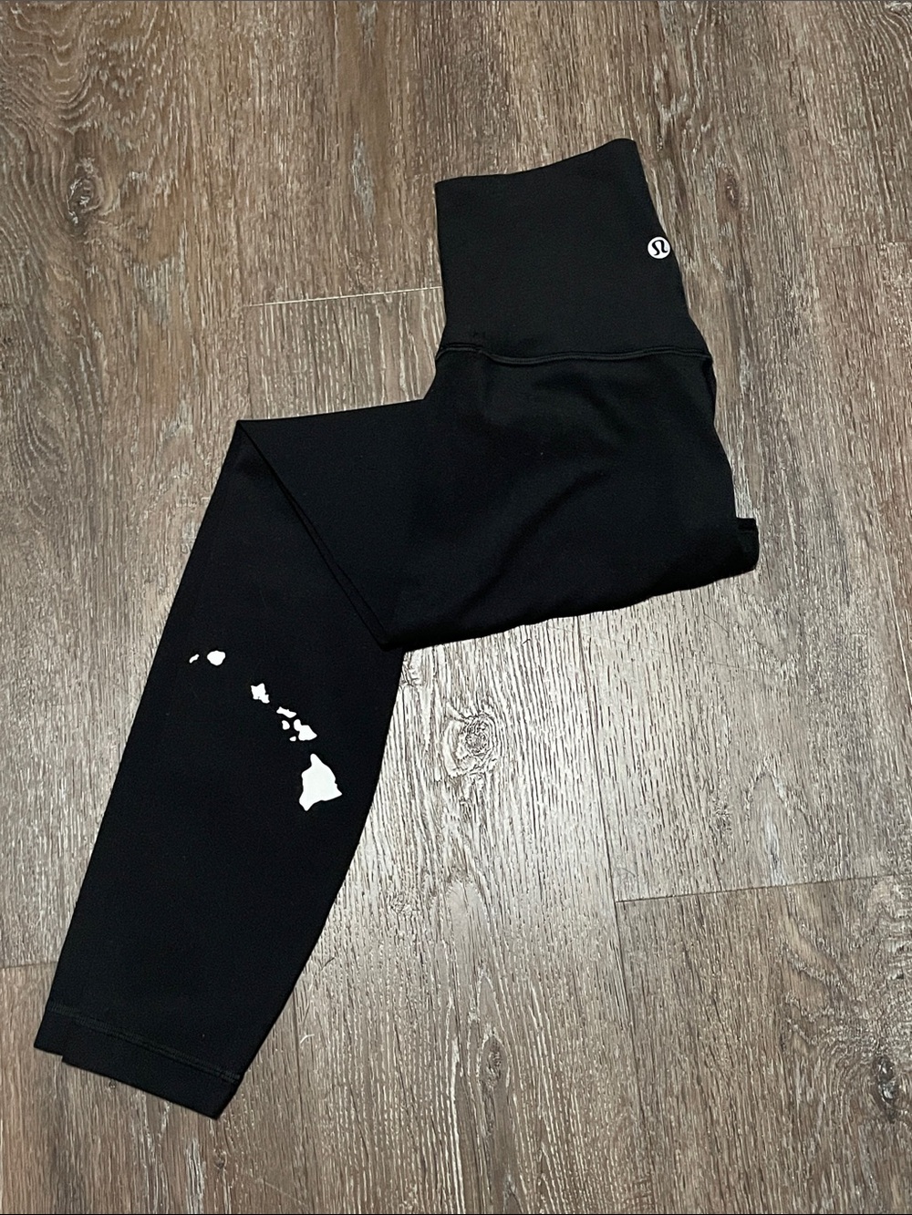 Like New Lululemon Hawaii Islands Edition Align HR 25” Pants. Size 2